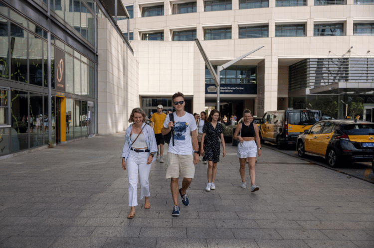 Students from TBS Summer School program visiited the Barcelona Port