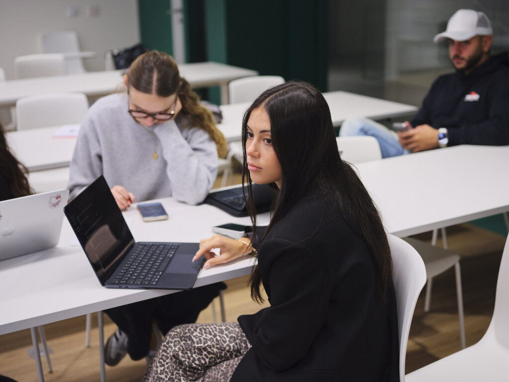 faishon student tbs education